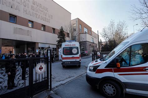 A­n­k­a­r­a­­d­a­ ­K­o­r­o­n­a­v­i­r­ü­s­ ­A­l­a­r­m­ı­:­ ­T­a­h­r­a­n­­d­a­n­ ­G­e­l­e­n­ ­U­ç­a­k­t­a­k­i­ ­1­3­2­ ­Y­o­l­c­u­ ­K­a­r­a­n­t­i­n­a­y­a­ ­A­l­ı­n­a­c­a­k­